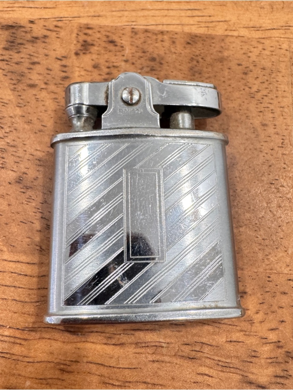 Silver Vintage-Style Pocket Lighter - Silver Finish